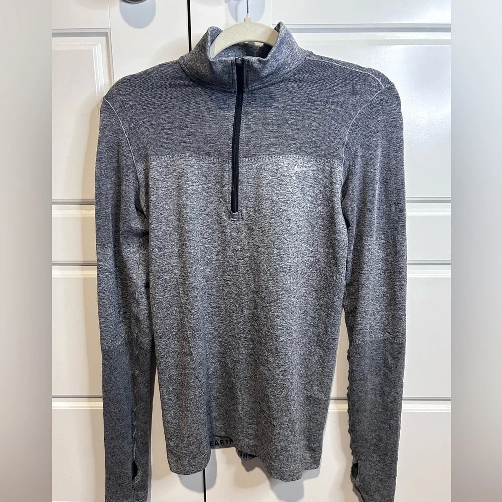 Nike Dry Fit Heather Gray Half Zip Long Sleeve Running Top Thumbholes Sz medium